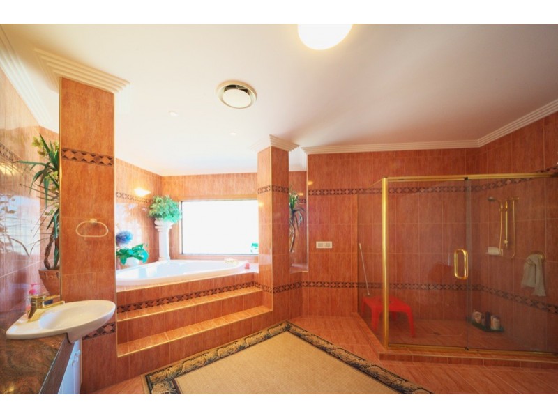 1153 Rosebank Way West, Hope Island QLD 4212