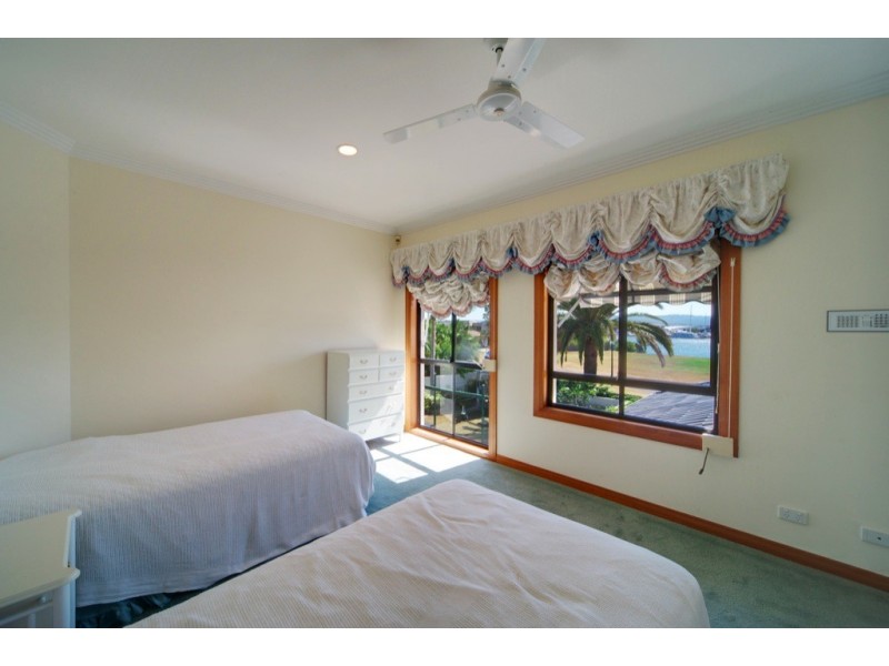 1153 Rosebank Way West, Hope Island QLD 4212