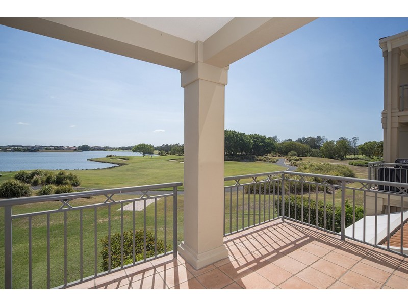 8341 Magnolia Drive East, Hope Island QLD 4212