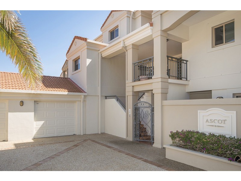 8341 Magnolia Drive East, Hope Island QLD 4212