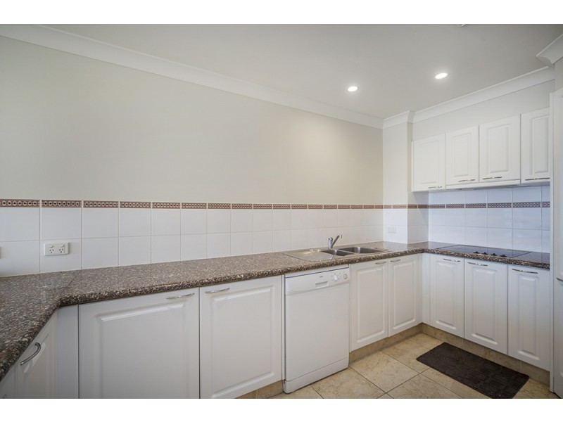 8341 Magnolia Drive East, Hope Island QLD 4212