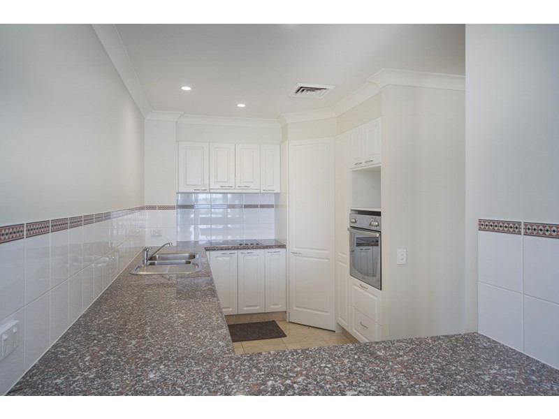 8341 Magnolia Drive East, Hope Island QLD 4212