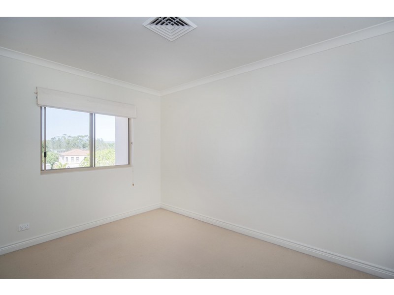 8341 Magnolia Drive East, Hope Island QLD 4212