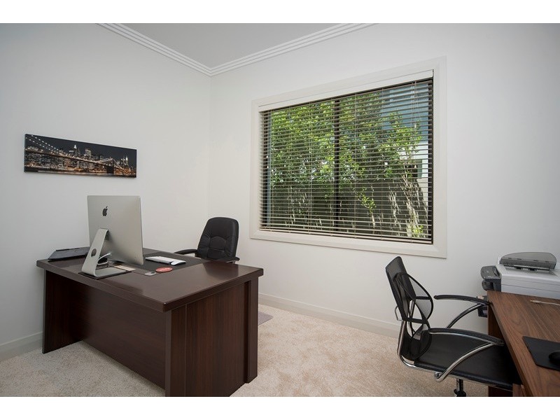 2830 Gracemere Circuit East, Hope Island QLD 4212