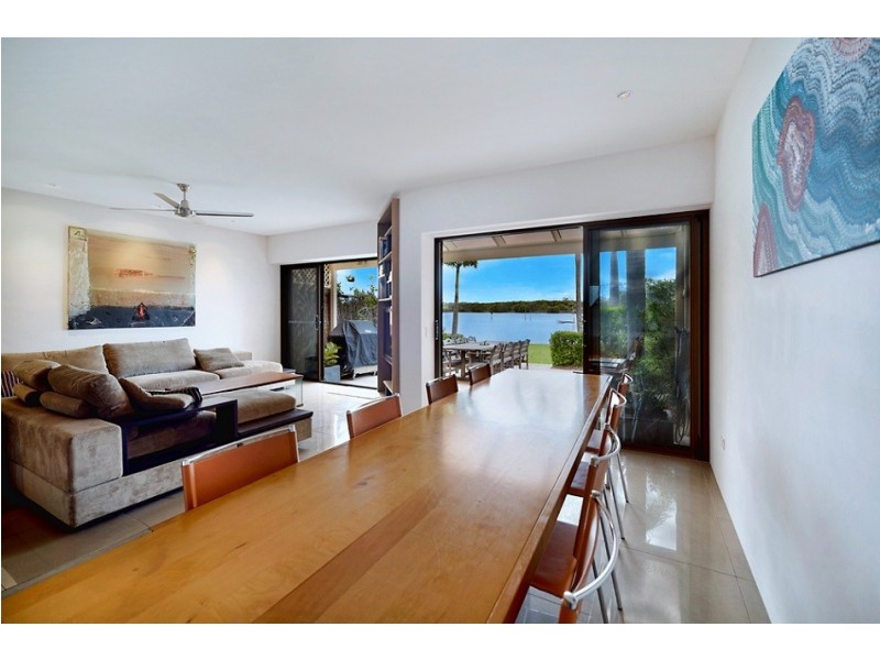 2/81-91 Boykambil Esplanade North, Hope Island QLD 4212