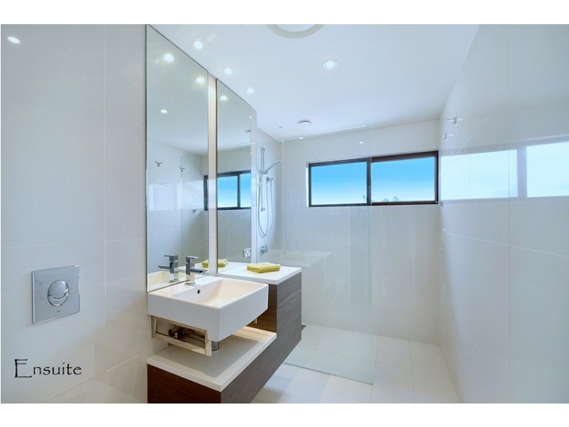 2/81-91 Boykambil Esplanade North, Hope Island QLD 4212