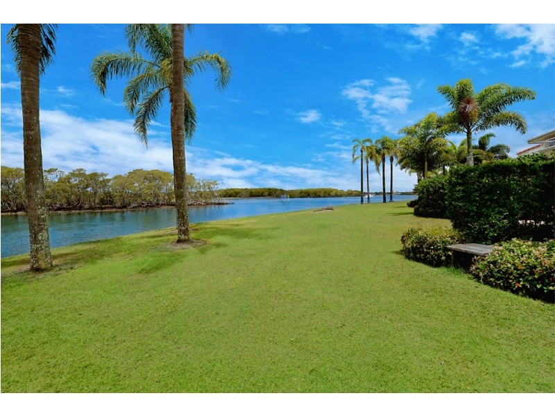 2/81-91 Boykambil Esplanade North, Hope Island QLD 4212