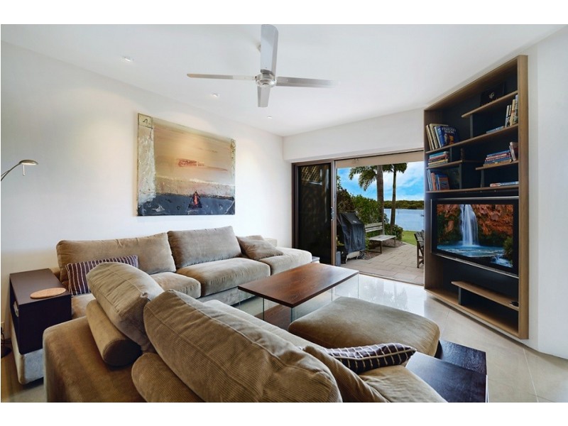 2/81-91 Boykambil Esplanade North, Hope Island QLD 4212