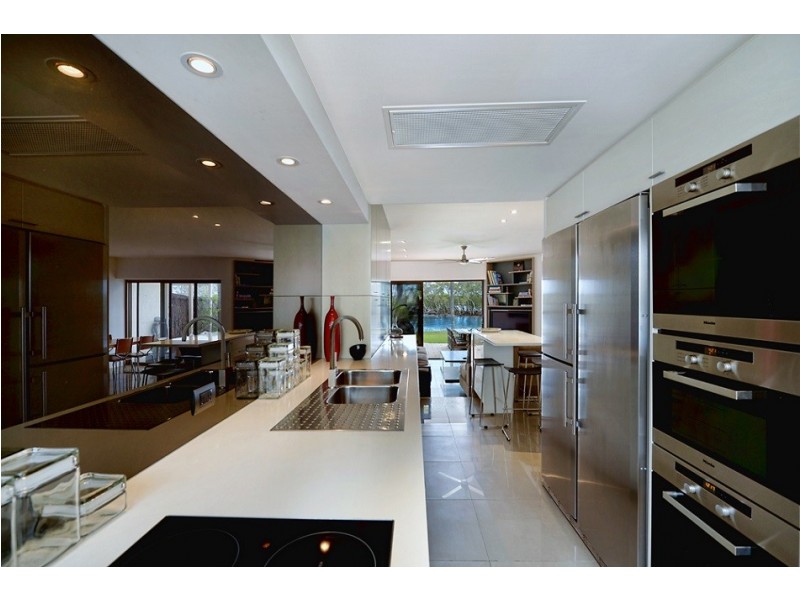 2/81-91 Boykambil Esplanade North, Hope Island QLD 4212