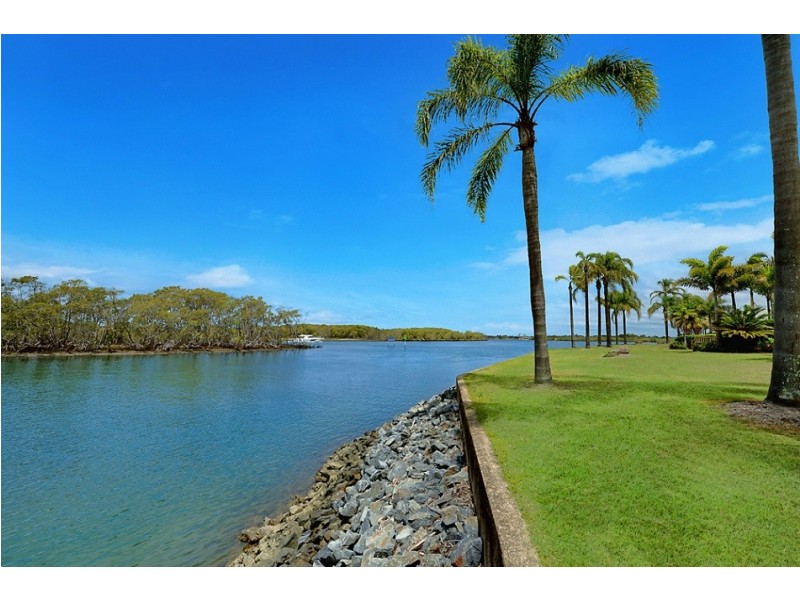 2/81-91 Boykambil Esplanade North, Hope Island QLD 4212