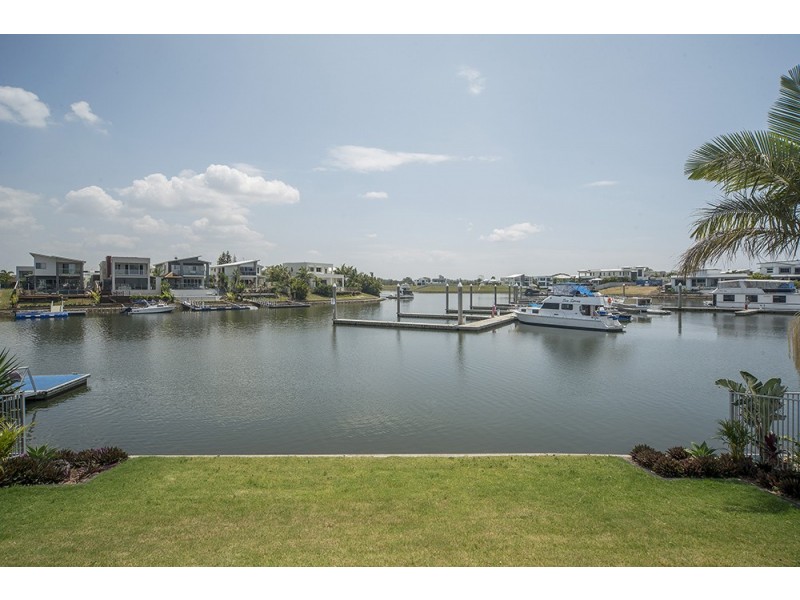 16 Onshore Place, Helensvale QLD 4212