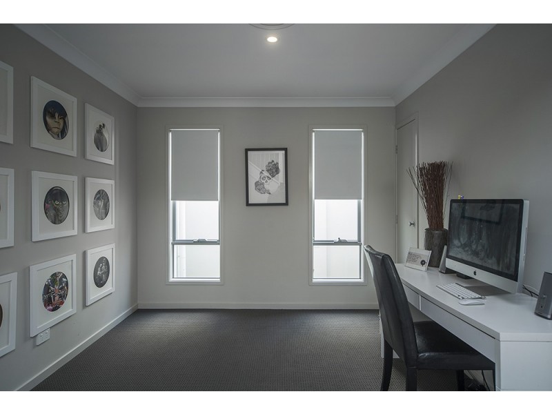 16 Onshore Place, Helensvale QLD 4212