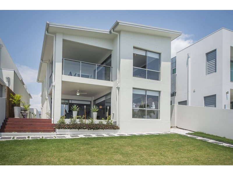 16 Onshore Place, Helensvale QLD 4212