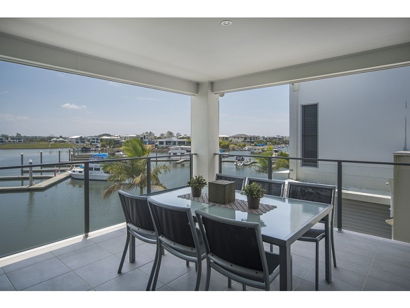 16 Onshore Place, Helensvale QLD 4212