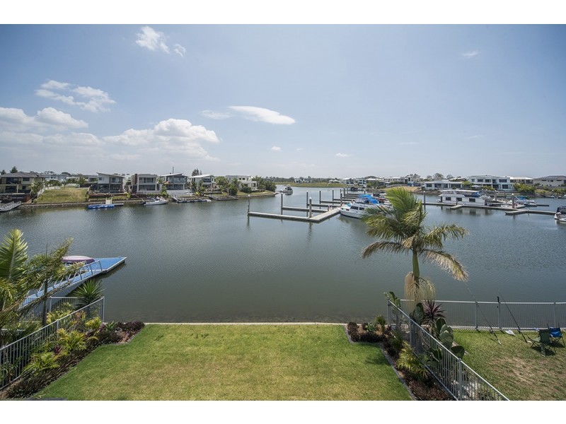 16 Onshore Place, Helensvale QLD 4212