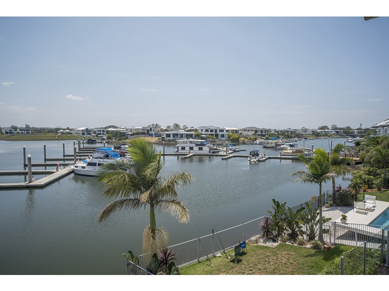 16 Onshore Place, Helensvale QLD 4212