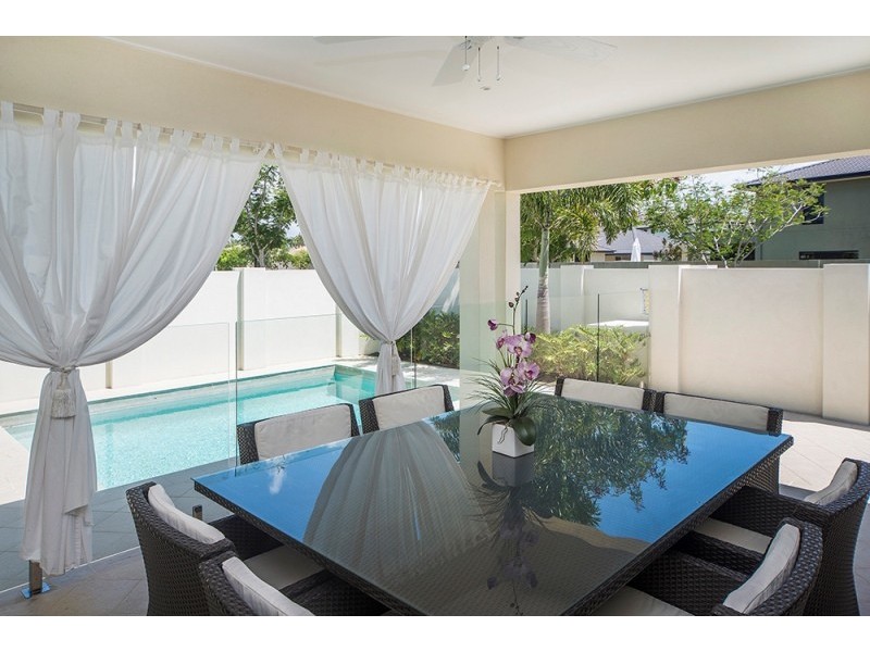 2837 Wylarah Way, Hope Island QLD 4212