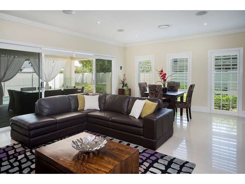 2837 Wylarah Way, Hope Island QLD 4212