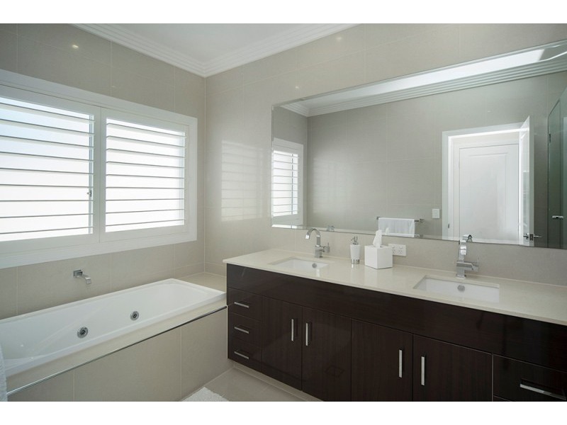 2837 Wylarah Way, Hope Island QLD 4212