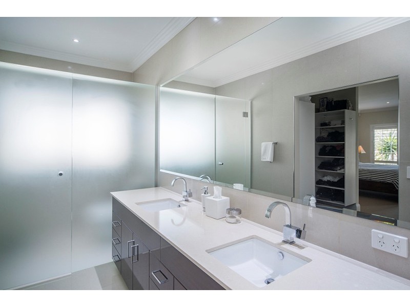 2837 Wylarah Way, Hope Island QLD 4212