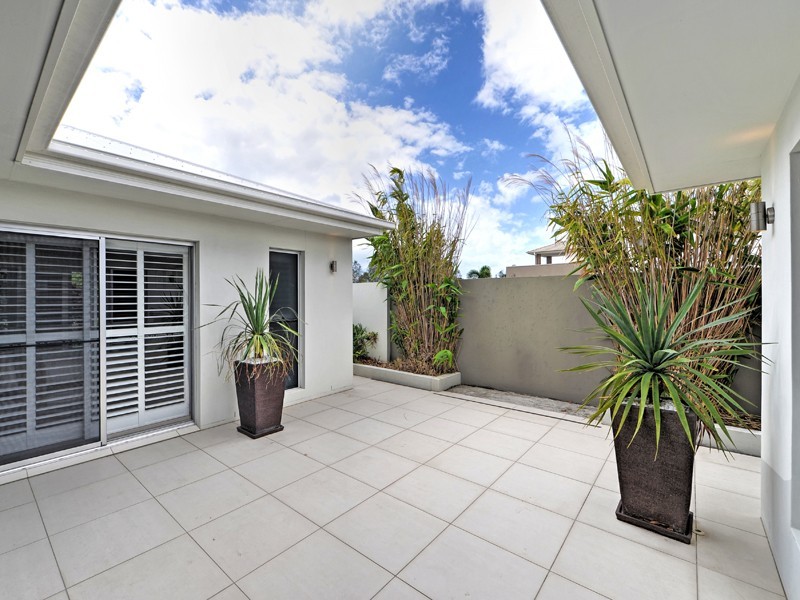 26 Parkview Place, Helensvale QLD 4212