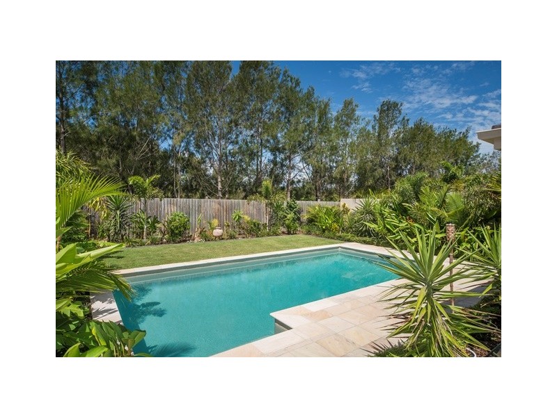 9135 Peter Senior Drive, Hope Island QLD 4212