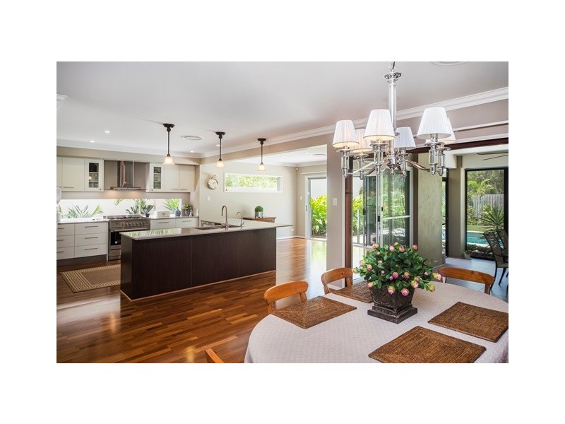 9135 Peter Senior Drive, Hope Island QLD 4212