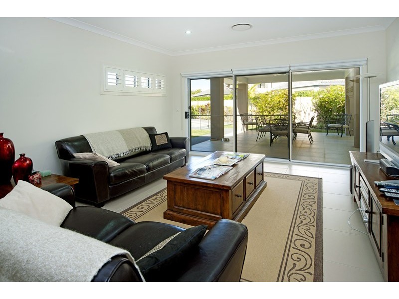 2572 Cressbrook Drive, Hope Island QLD 4212