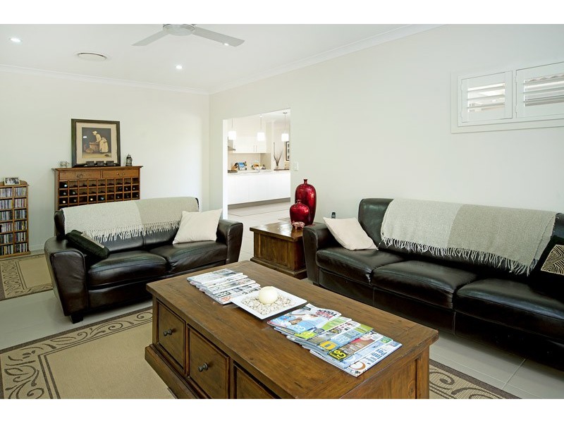 2572 Cressbrook Drive, Hope Island QLD 4212