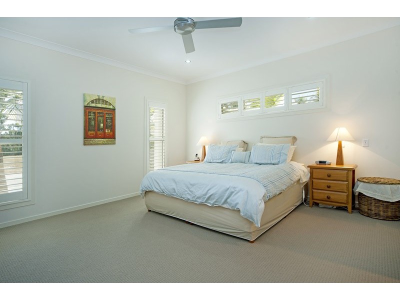 2572 Cressbrook Drive, Hope Island QLD 4212