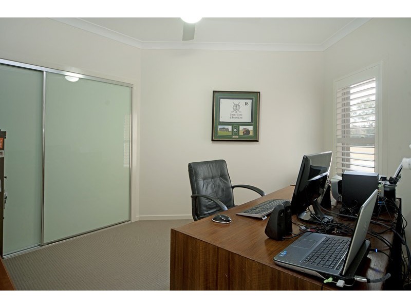 2572 Cressbrook Drive, Hope Island QLD 4212