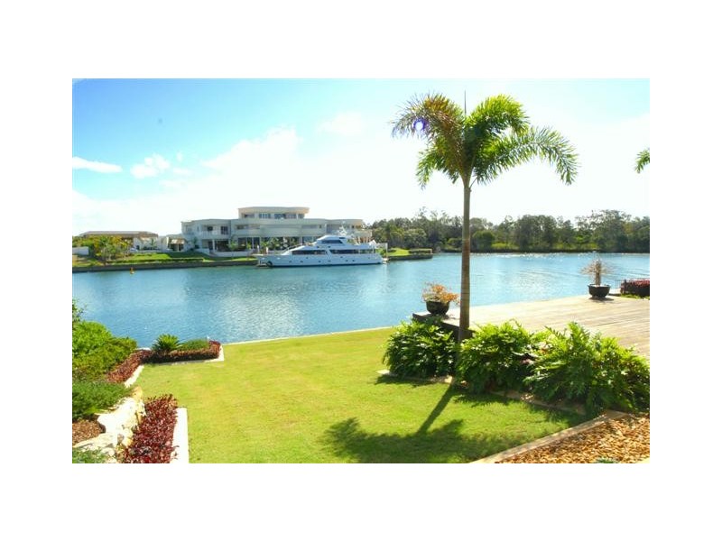 1671 Riverdale Drive, Hope Island QLD 4212