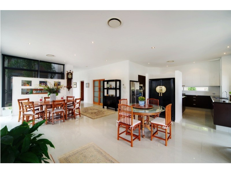 1671 Riverdale Drive, Hope Island QLD 4212