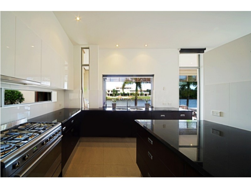 1671 Riverdale Drive, Hope Island QLD 4212