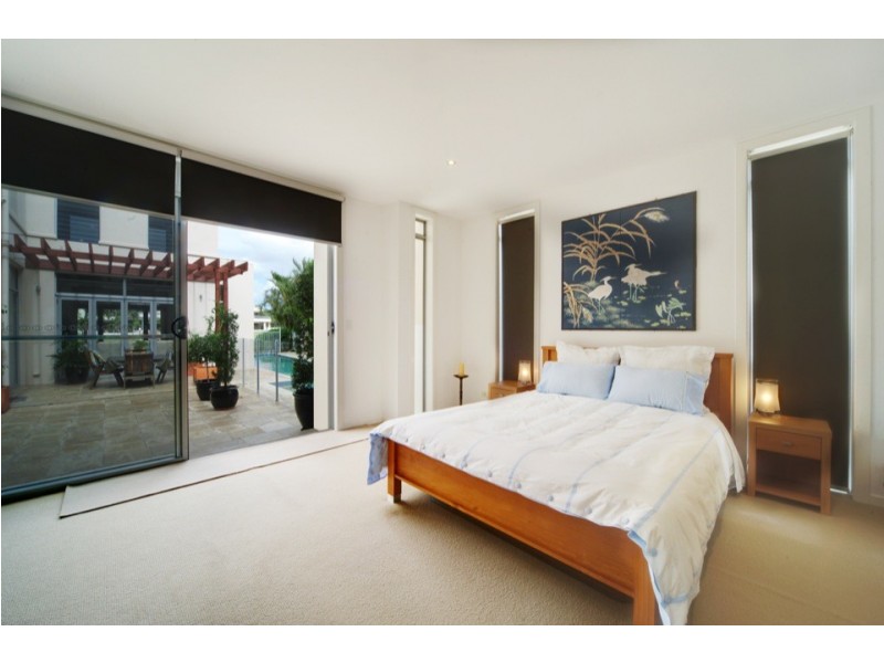 1671 Riverdale Drive, Hope Island QLD 4212