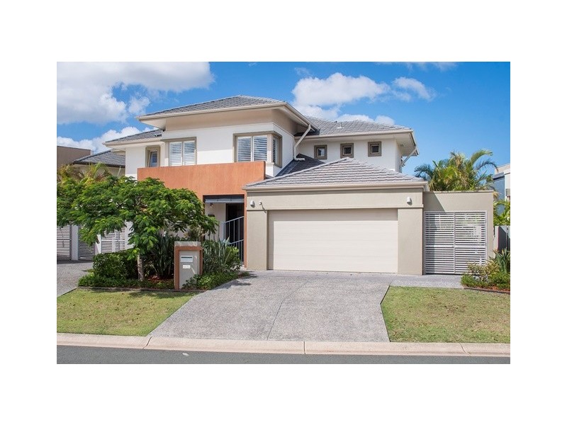 6034 Lucerne Cct, Hope Island QLD 4212