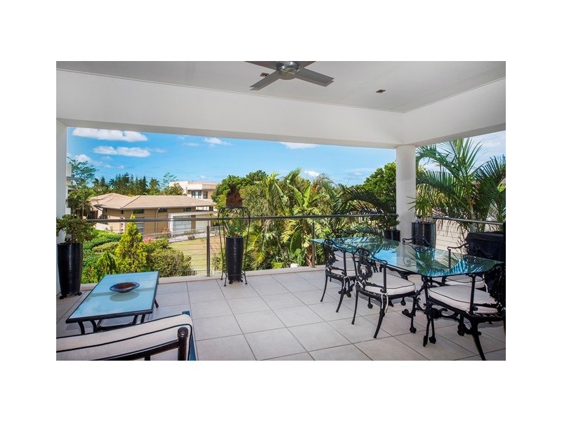 6034 Lucerne Cct, Hope Island QLD 4212