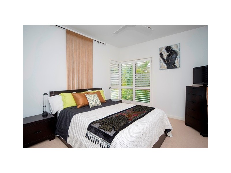 6034 Lucerne Cct, Hope Island QLD 4212