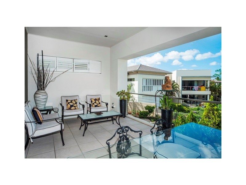 6034 Lucerne Cct, Hope Island QLD 4212