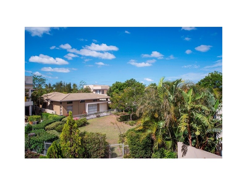 6034 Lucerne Cct, Hope Island QLD 4212