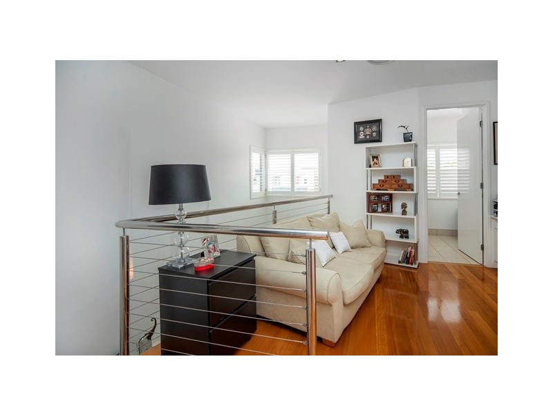 6034 Lucerne Cct, Hope Island QLD 4212