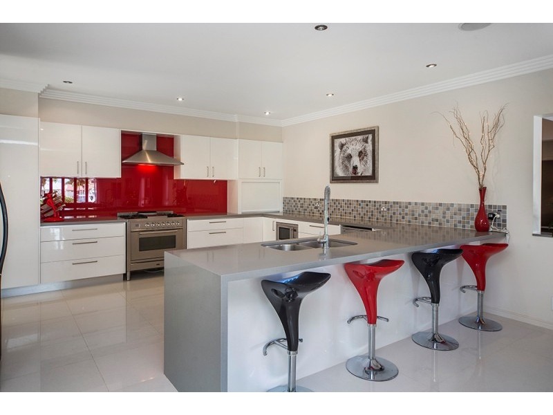 1094 Beechwood Drive, Hope Island QLD 4212