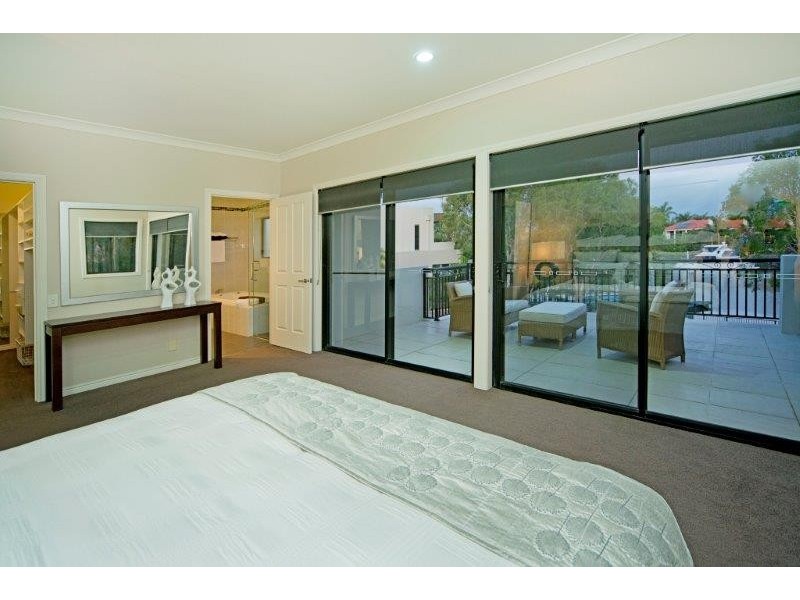 1092 Beechwood Drive, Hope Island QLD 4212