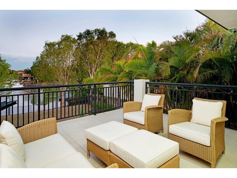 1092 Beechwood Drive, Hope Island QLD 4212