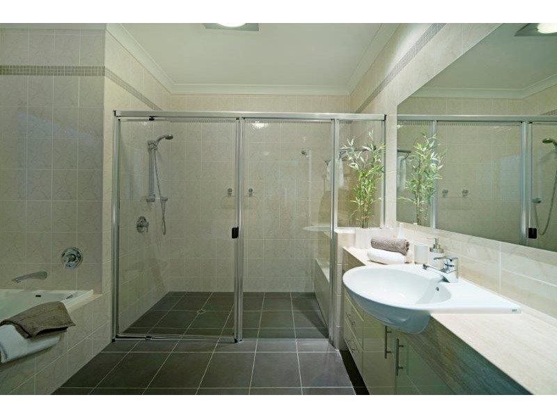 1092 Beechwood Drive, Hope Island QLD 4212