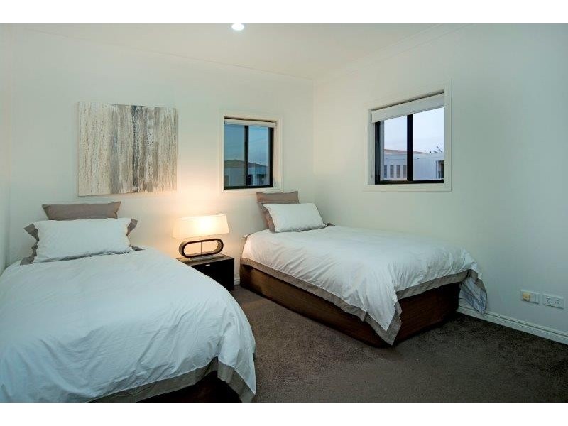 1092 Beechwood Drive, Hope Island QLD 4212