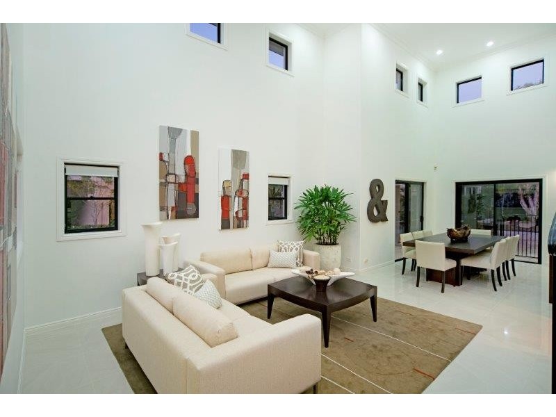 1092 Beechwood Drive, Hope Island QLD 4212