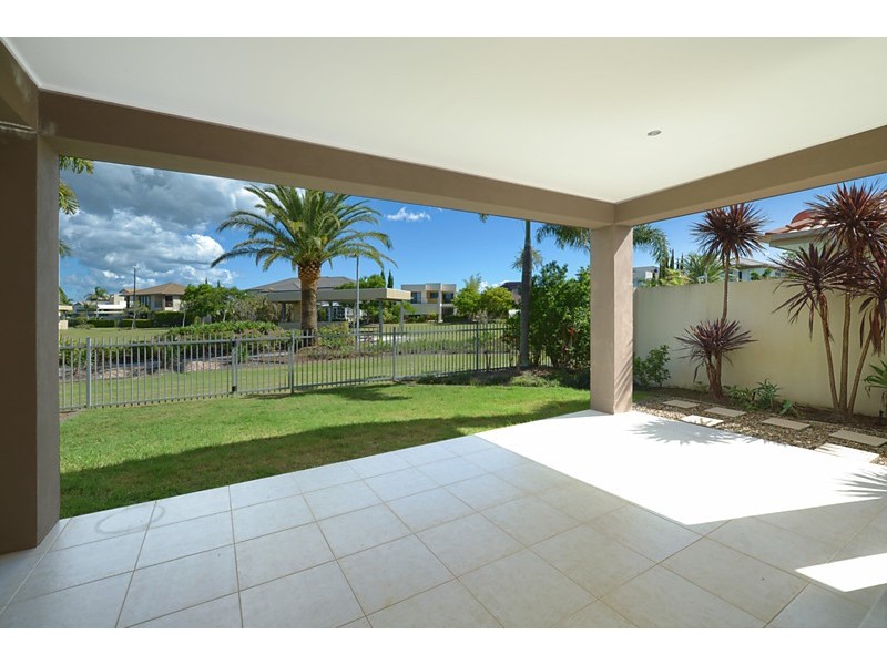 2804 Gracemere Circuit North, Hope Island QLD 4212