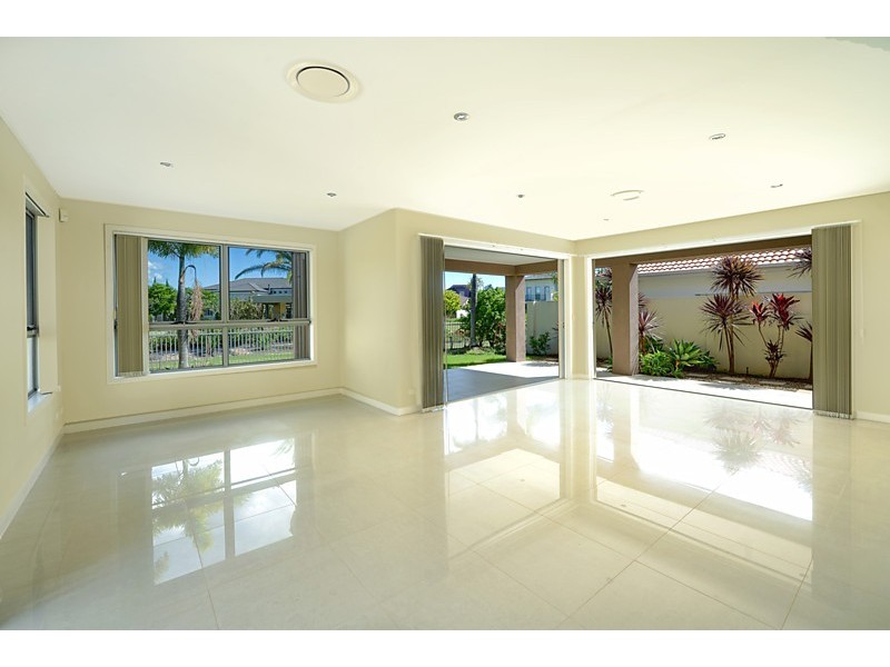 2804 Gracemere Circuit North, Hope Island QLD 4212