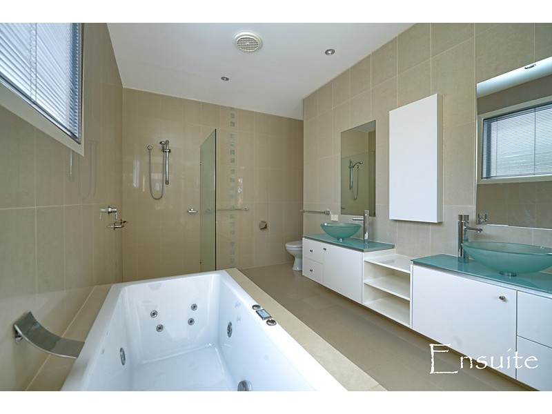 2804 Gracemere Circuit North, Hope Island QLD 4212